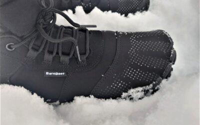 Pää pilvissä, jalat paljasjalkakengissä